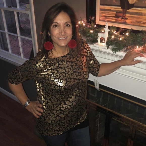 NWT LuLaRoe Irma top a loose, knit "high-low" tunic w/
fitted mid-length sleeves - Picture 3 of 4